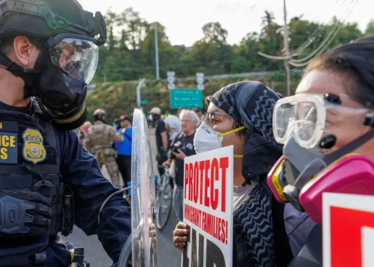 ‘What the hell?’ Battleground state lawmakers rail against ICE violence