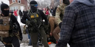 ICE agents out themselves on LinkedIn as Kristi Noem threatens prosecutions for doxing