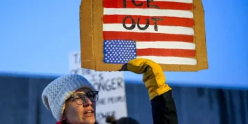 Conservative former judge admits ICE agent ‘should be’ charged with the killing of woman