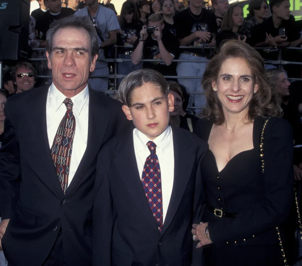 Tommy Lee Jones, his wife Kimberlea Jones, and son Austin Jones at the premiere of 