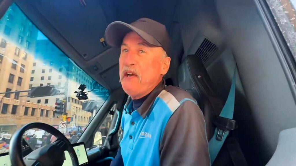 Amazon driver refuses to take TPUSA’s bait as anti-ICE protest stops traffic