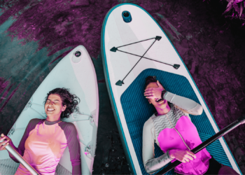 Young People Are Ditching Screens to Find Happiness, and It’s Working