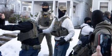 Analysts stunned as DHS official caught in ‘extremely implausible’ corner over ICE arrest