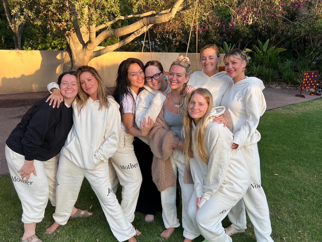 Ashley Tisdale poses with her former mom group.