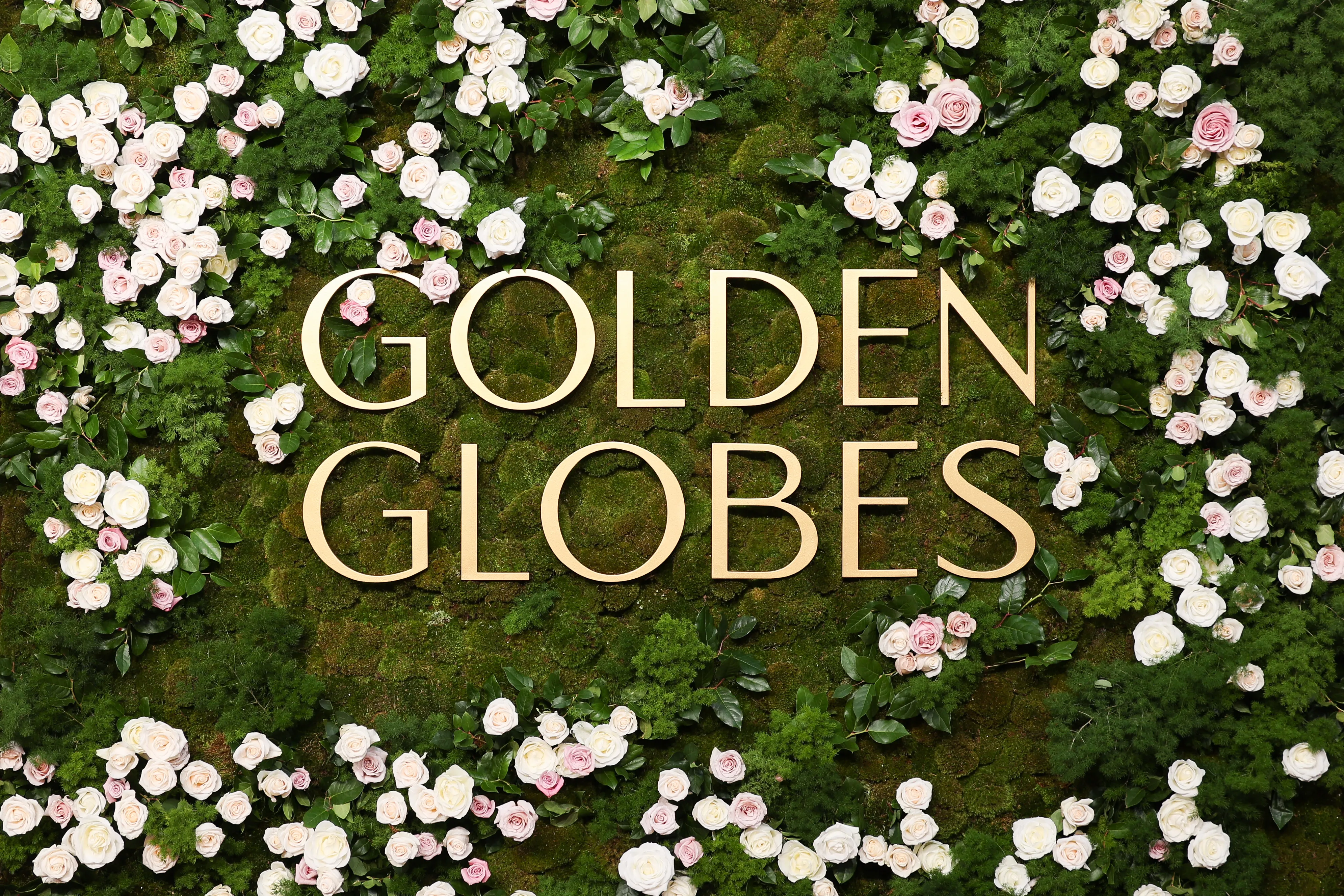 A Golden Globes sign.