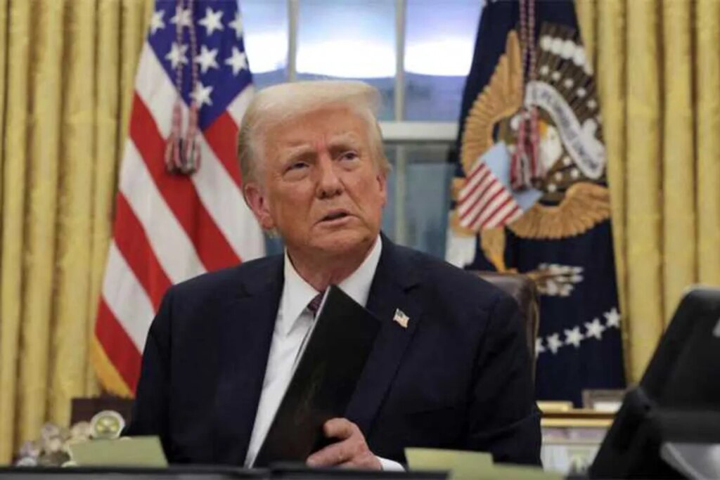 ‘Hasn’t gone away’: Author warns problem Trump can’t outrun is about to come roaring back