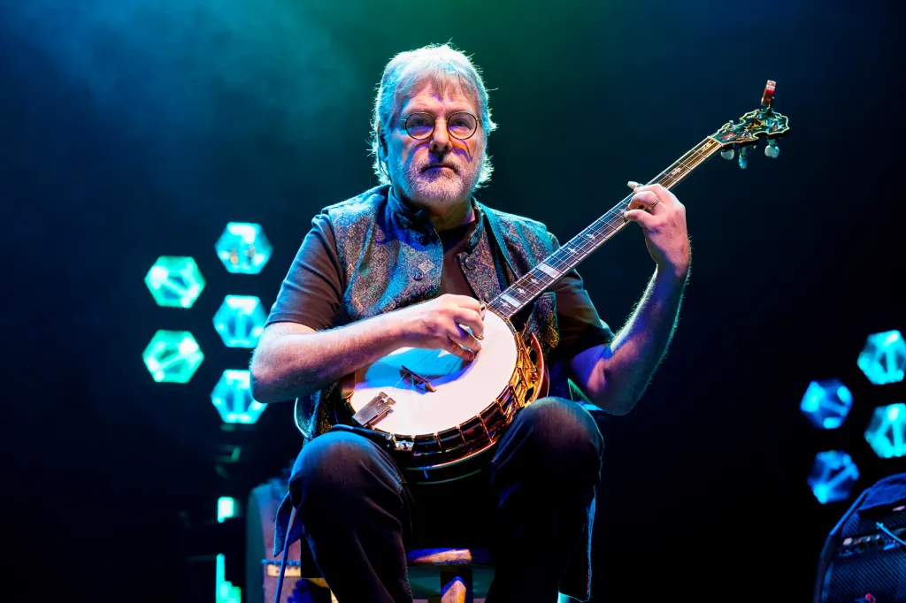 Grammy-winning banjo player Béla Fleck has canceled three upcoming performances at the Kennedy Center.