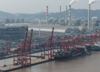 At World’s Busiest Port, China’s Unbalanced Economy Comes Into View