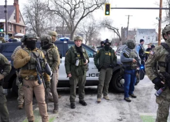 Decade-old probe found immigration agents stepped in front of cars to justify shooting