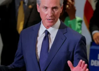 Newsom rips Trump groveling at Davos: ‘Should have brought knee pads for world leaders’