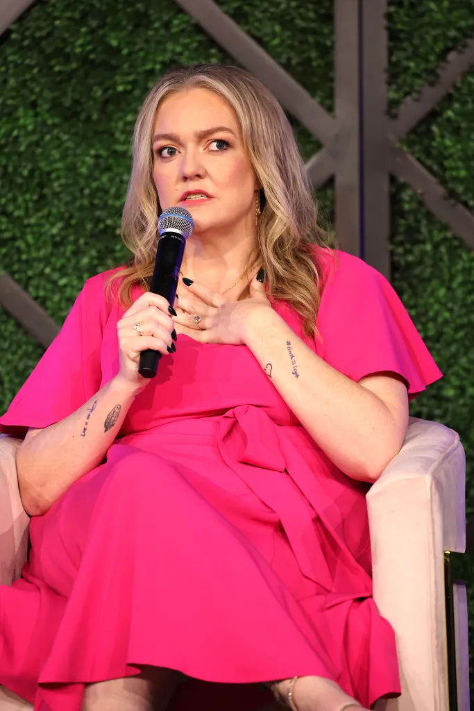 Colleen Hoover at Book Bonanza in Grapevine, Texas in June 2014