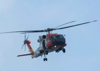Coast Guard searching for survivors after commercial fishing boat sinks off Massachusetts; 1 body recovered