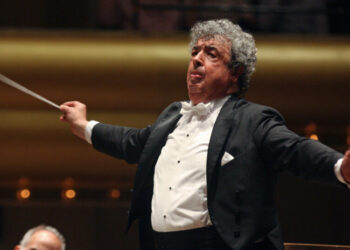 Paris Opera Takes On a Noted Conductor, Aiming to Expand Its Symphonic Offerings