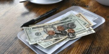 Dear Abby: I’m done with aggressive, demanding requests for tips