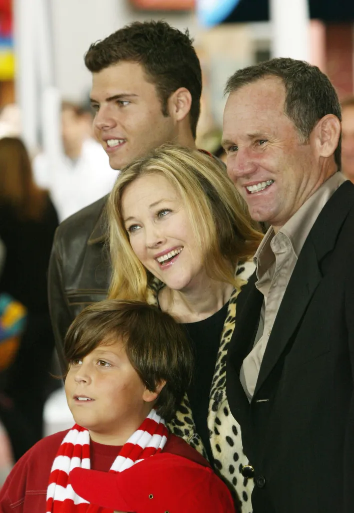 Director Bo Welch and actress Catherine O'Hara with their two sons.