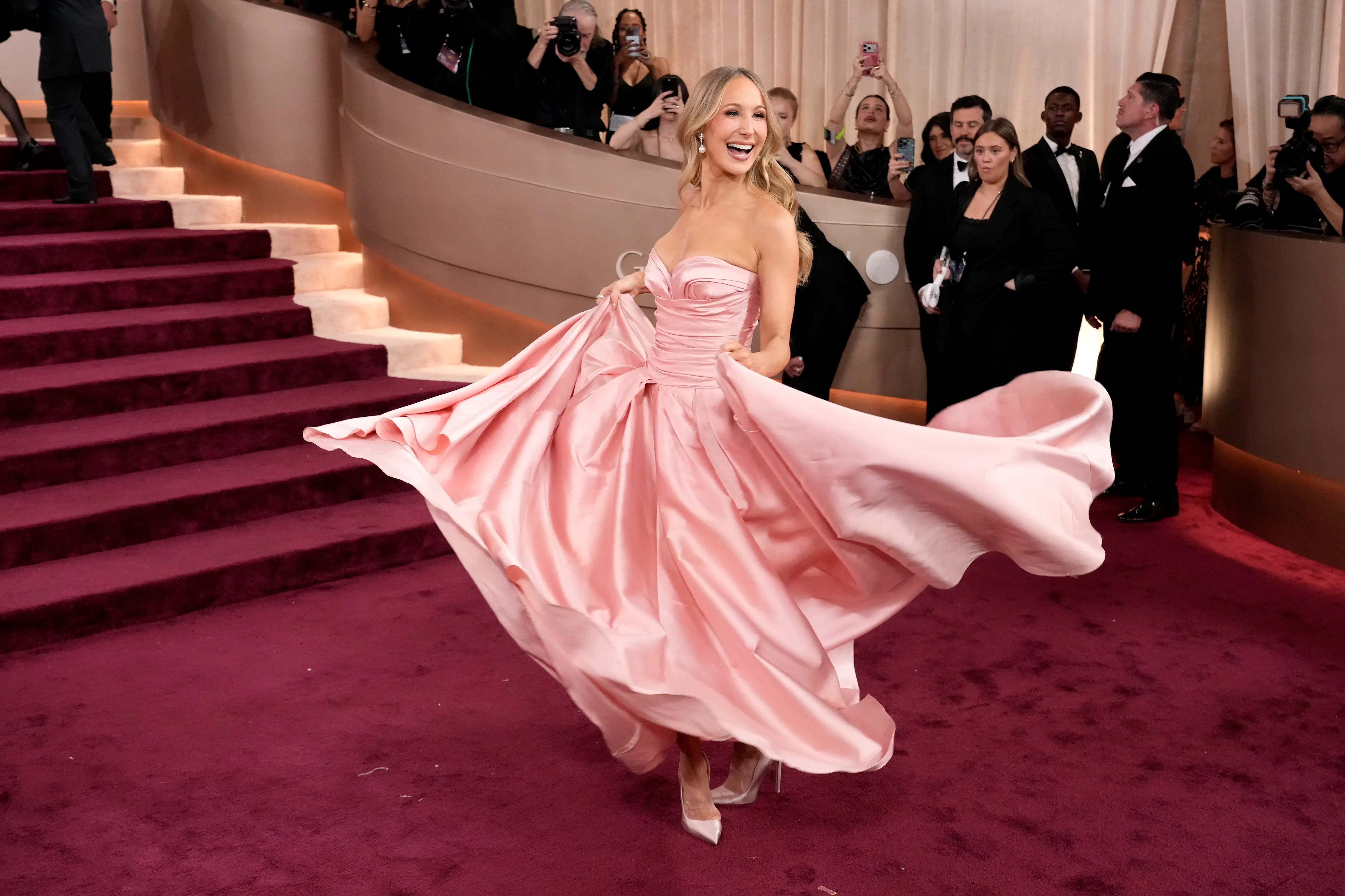 Nikki Glaser on the red carpet at the 83rd Annual Golden Globe Awards.