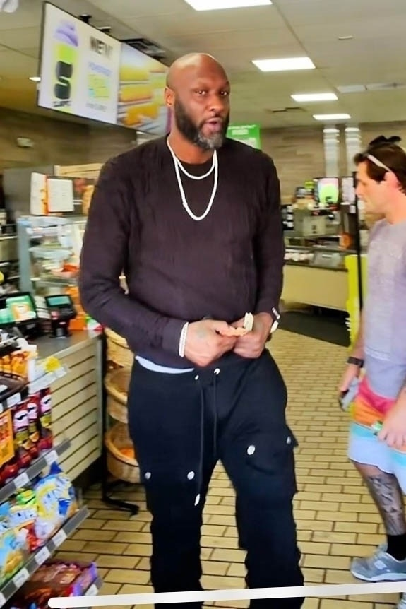 Retired NBA athlete Lamar Odom spotted at a 7-Eleven gas station in Las Vegas.