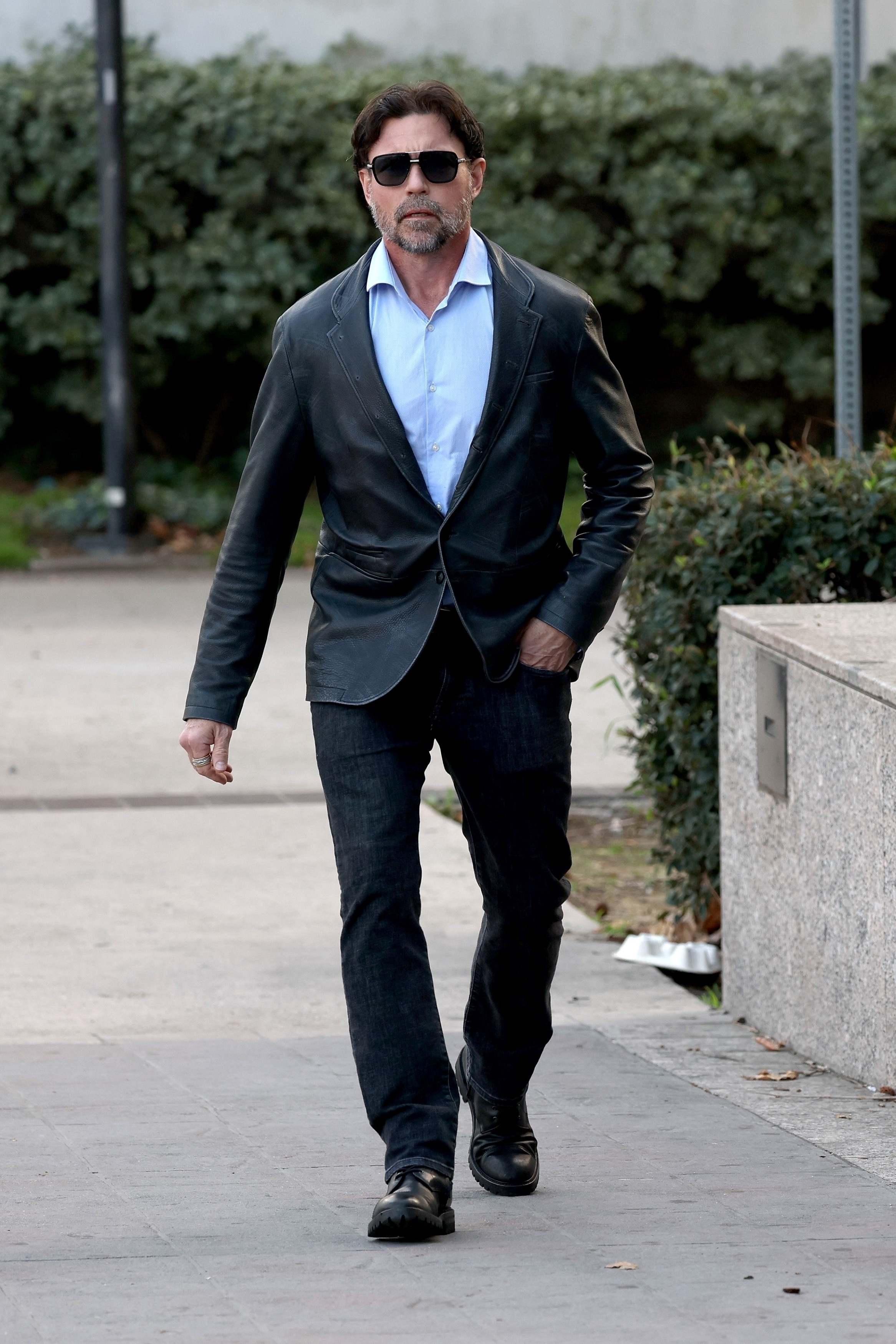 Aaron Phypers arriving at Van Nuys Courthouse for assault charges.