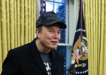 Elon Musk falls for ‘transparently fake’ video of Venezuelans thanking Trump