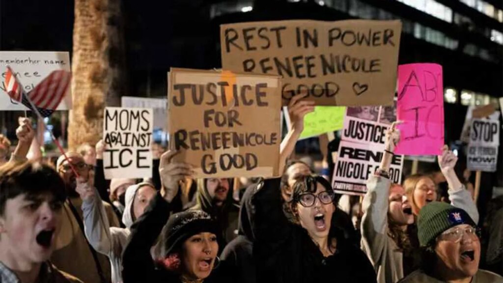 Fox News panic over ‘wine mom’ gangs gets brutal takedown from NYT columnist