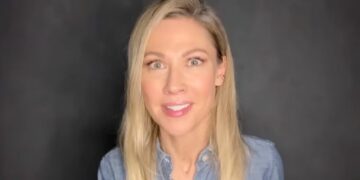 ‘The Daily Show’s Desi Lydic Is Trying to ‘Out Crazy the Crazy’ With ‘Foxsplains’