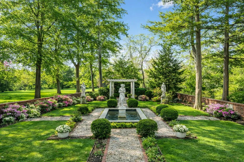 There's additionally a charming garden on the grounds.