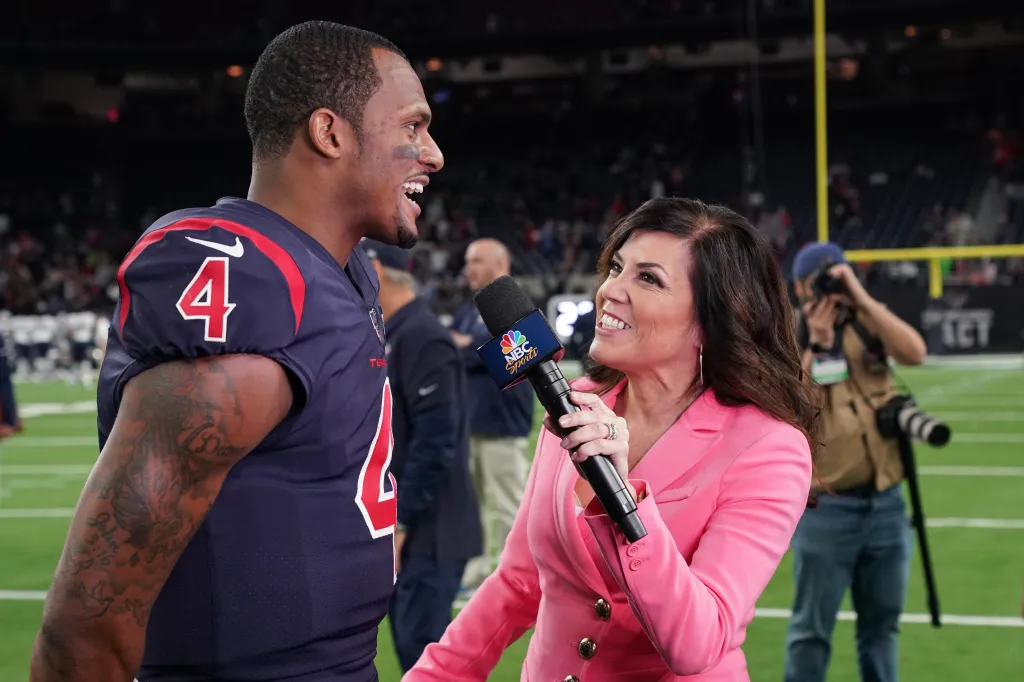 Michele Tafoya interviews Houston Texans quarterback Deshaun Watson on Dec. 1, 2019.