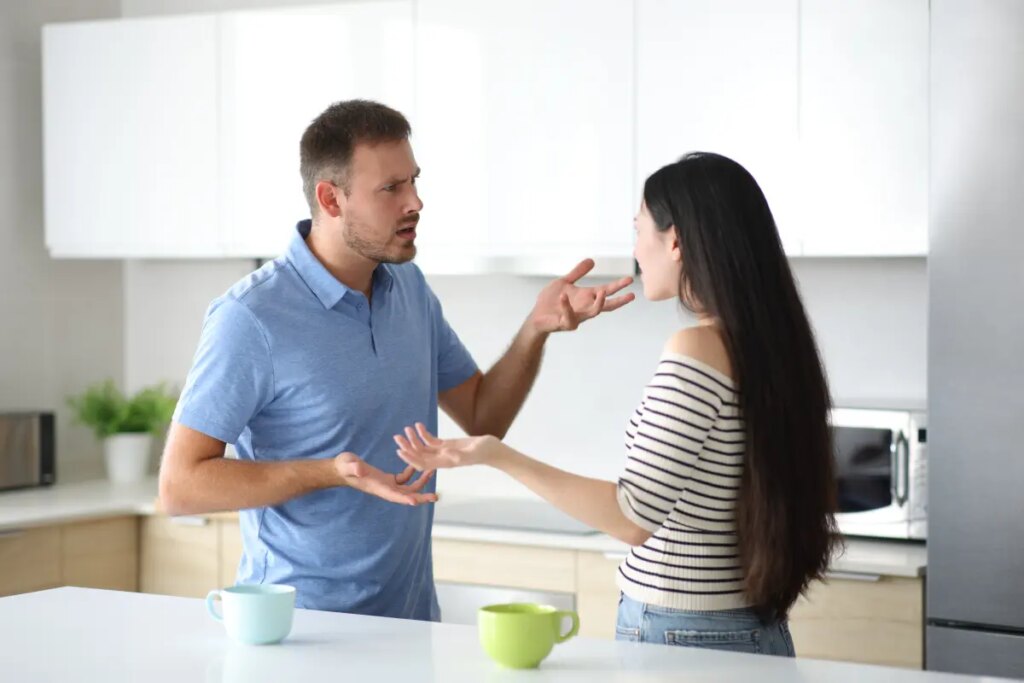 Dear Abby: My jealous husband constantly accuses me of wanting to leave him for my male friends