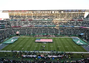 Big-name ex-NFL sideline reporter files to run for Senate as a Republican