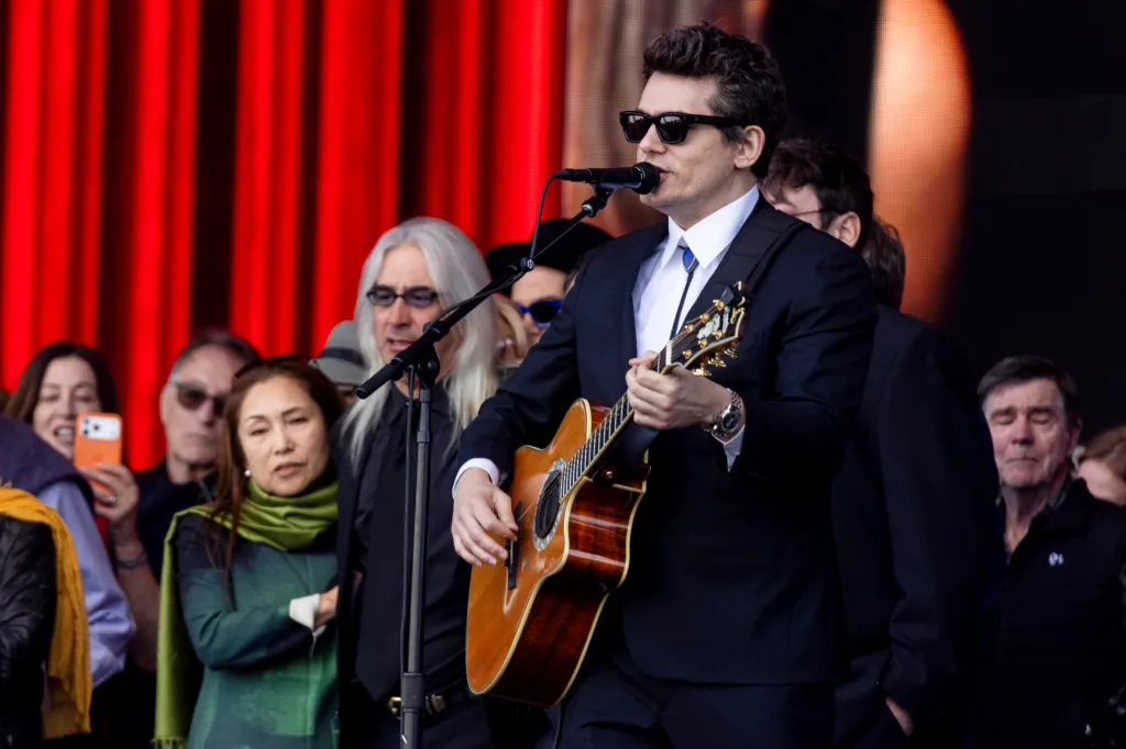 John Mayer performs during a public memorial for Grateful Dead co-founder Bob Weir in San Francisco on Jan. 17, 2026.
