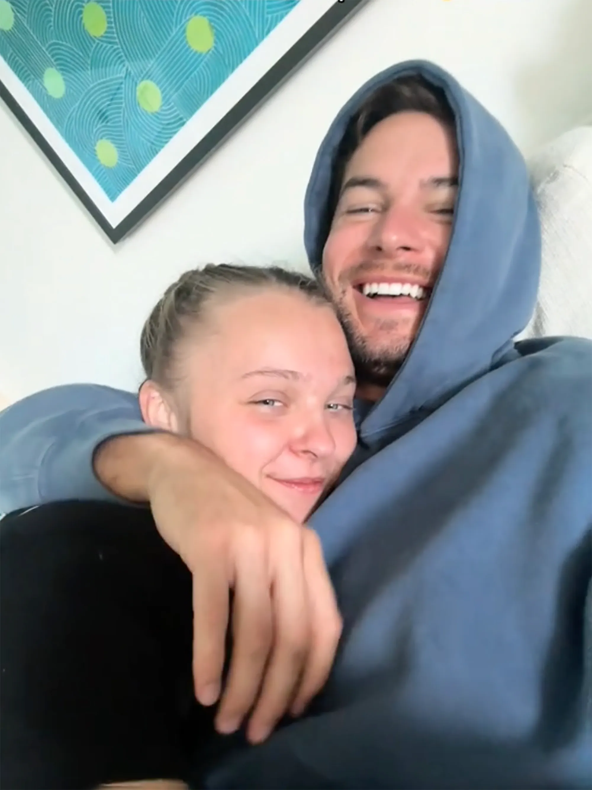 JoJo Siwa and Chris Hughes in a selfie. 