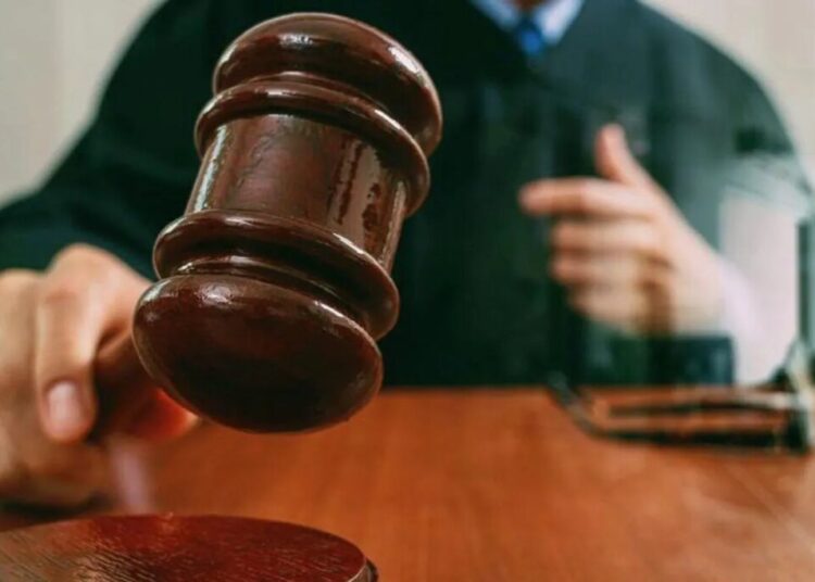 Defiant 98-year-old judge takes fight to Supreme Court after mental fitness suspension