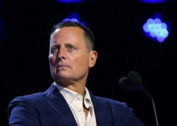 Grammy-winning banjoist drops Kennedy Center gig, igniting backlash from Trump officials