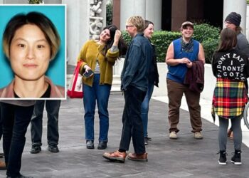Supporter blows kiss to LA terror plot suspect during court hearing