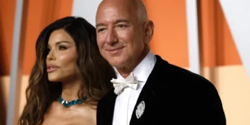 Washington Post trapped in ‘erosion of morale’ as readership collapses — and Bezos is MIA