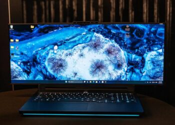 Lenovo’s Legion Pro Rollable Gaming Laptop Goes Ultrawide at the Press of a Key