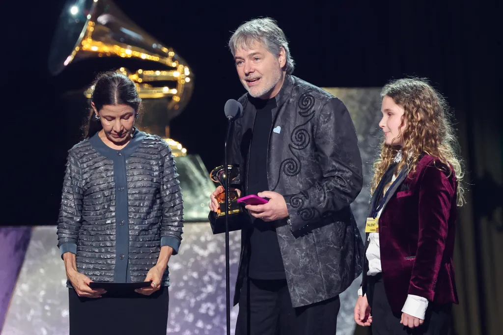 Béla Fleck accepts an award at the 67th GRAMMY Awards Premiere Ceremony held at the Peacock Theater on February 2, 2025.