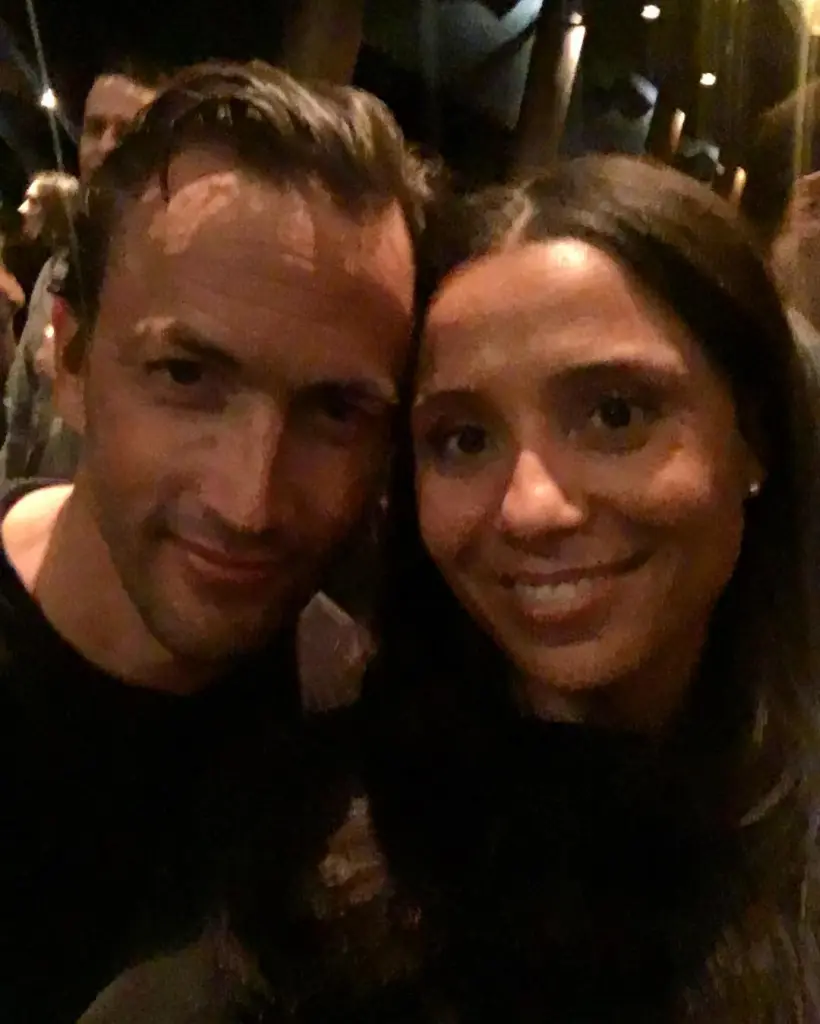 Marilee Holmes and Andrew Shue taking a selfie.