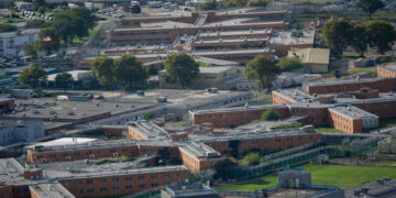 Judge Names Former C.I.A. Officer to Take Control of Rikers