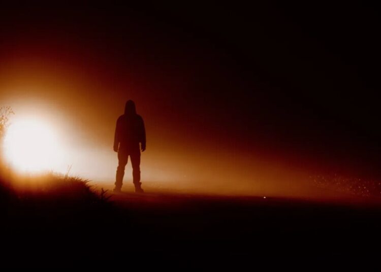 A Man Bought Meta’s AI Glasses, and Ended Up Wandering the Desert in Search of Aliens