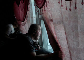 ICE Arrest of a Citizen, Barely Dressed, Sows Fear in Twin Cities