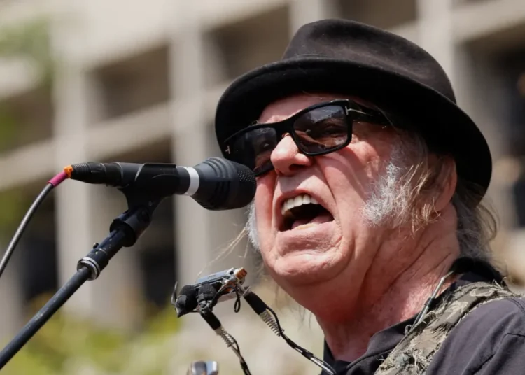 Rock legend hits Trump with another scathing rebuke: ‘The USA is a disaster!’
