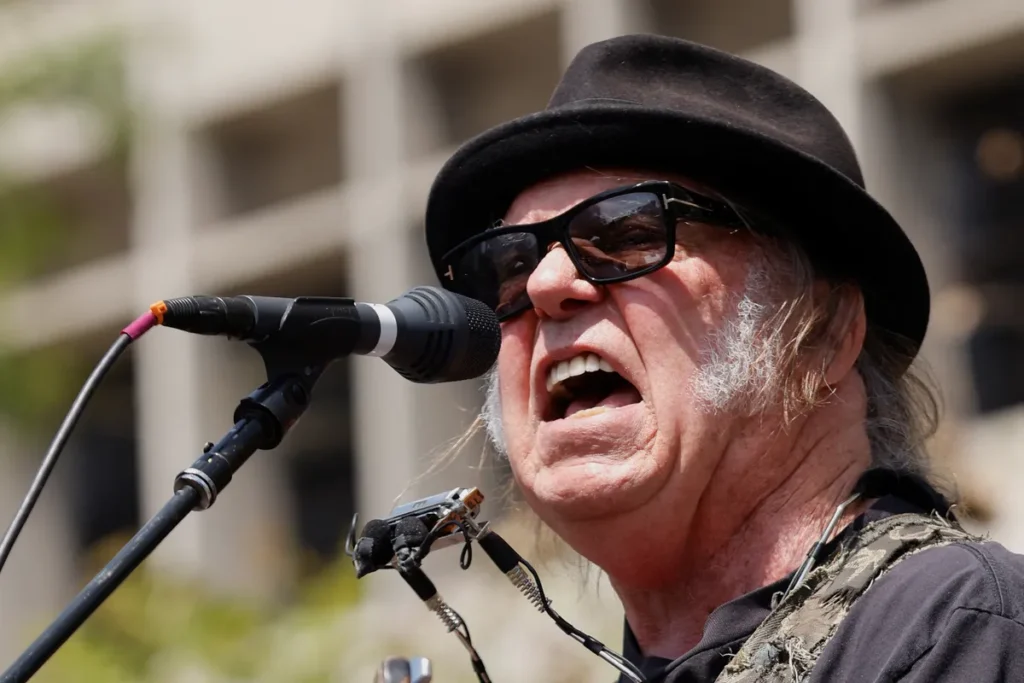 Rock legend hits Trump with another scathing rebuke: ‘The USA is a disaster!’