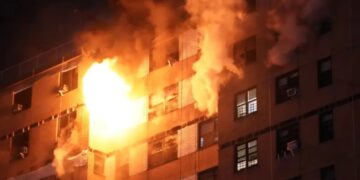 FDNY firefighters battle 4-alarm blaze on top floors of Bronx apartment