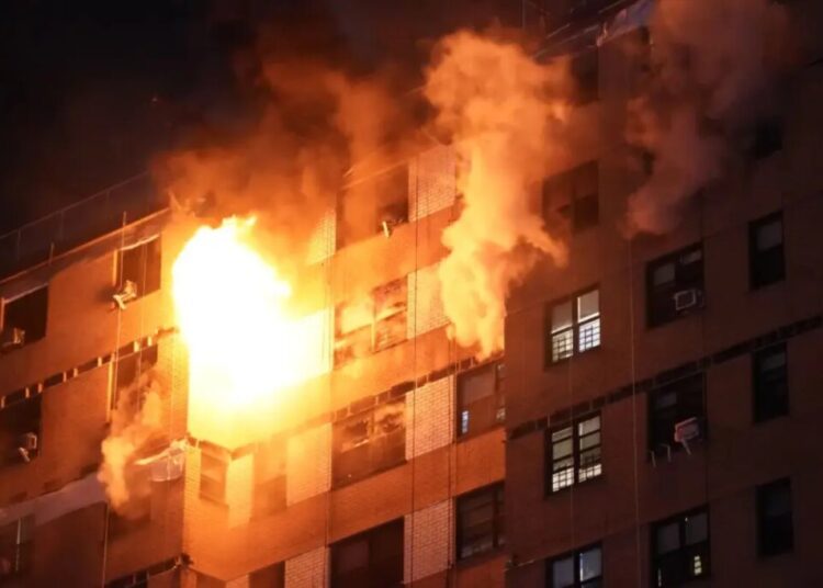 FDNY firefighters battle 4-alarm blaze on top floors of Bronx apartment