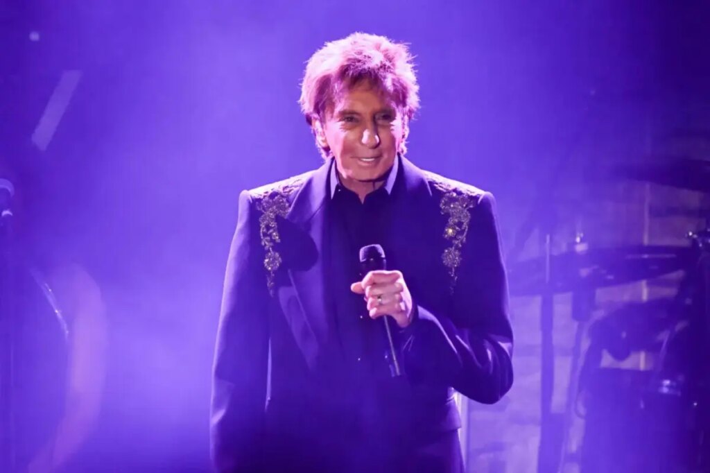 Barry Manilow shares good news with fans after revealing cancer diagnosis