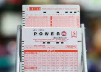 Arkansas Powerball player claims $1.82B jackpot — second-largest prize in US history — and chooses cash option