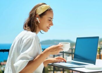 Dear Abby: My co-worker is allowed to work from home while the rest of us returned to the office