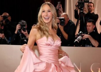 Nikki Glaser Slams CBS News, Jokes About Warner Bros. Bid and Epstein Files in Biting Golden Globes Monologue