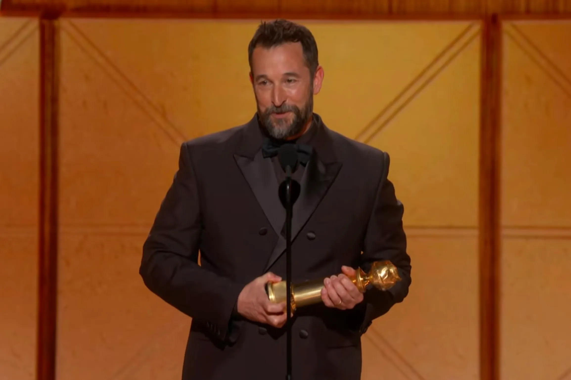 Noah Wyle wins a Golden Globe